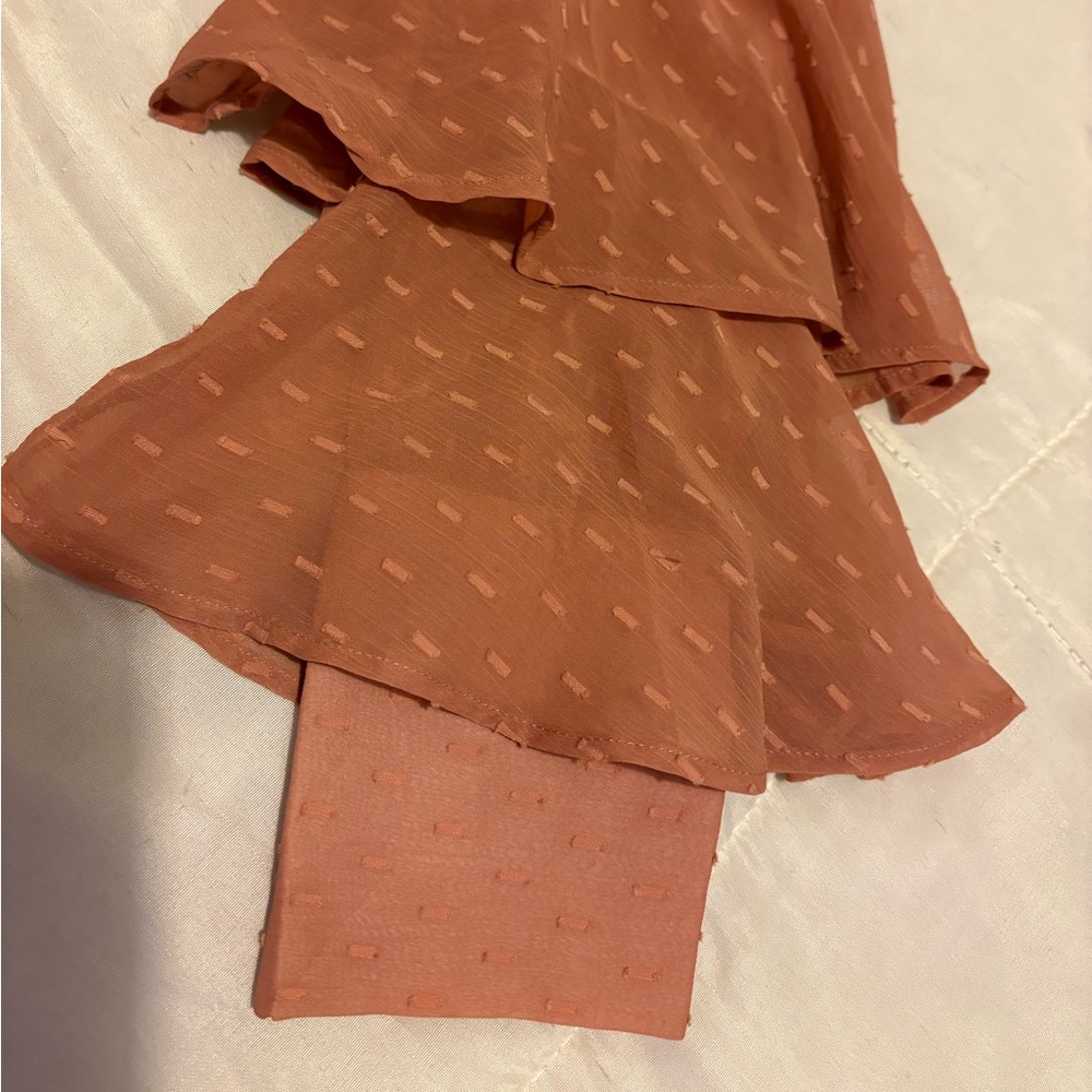 Chic Ruffled Sleeve Blouse - Picture 5 of 6